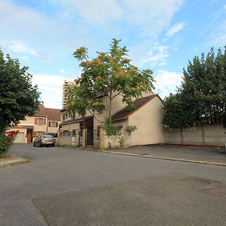 Parking Prive Gratuit - 15Mn Paris - Gare A Pied En 5Mn - Tout Equipee - Terrasse - Jardin - Stade De France - Casino D'Enghien - Hippodrome, Universite Épinay-sur-Seine Exterior foto