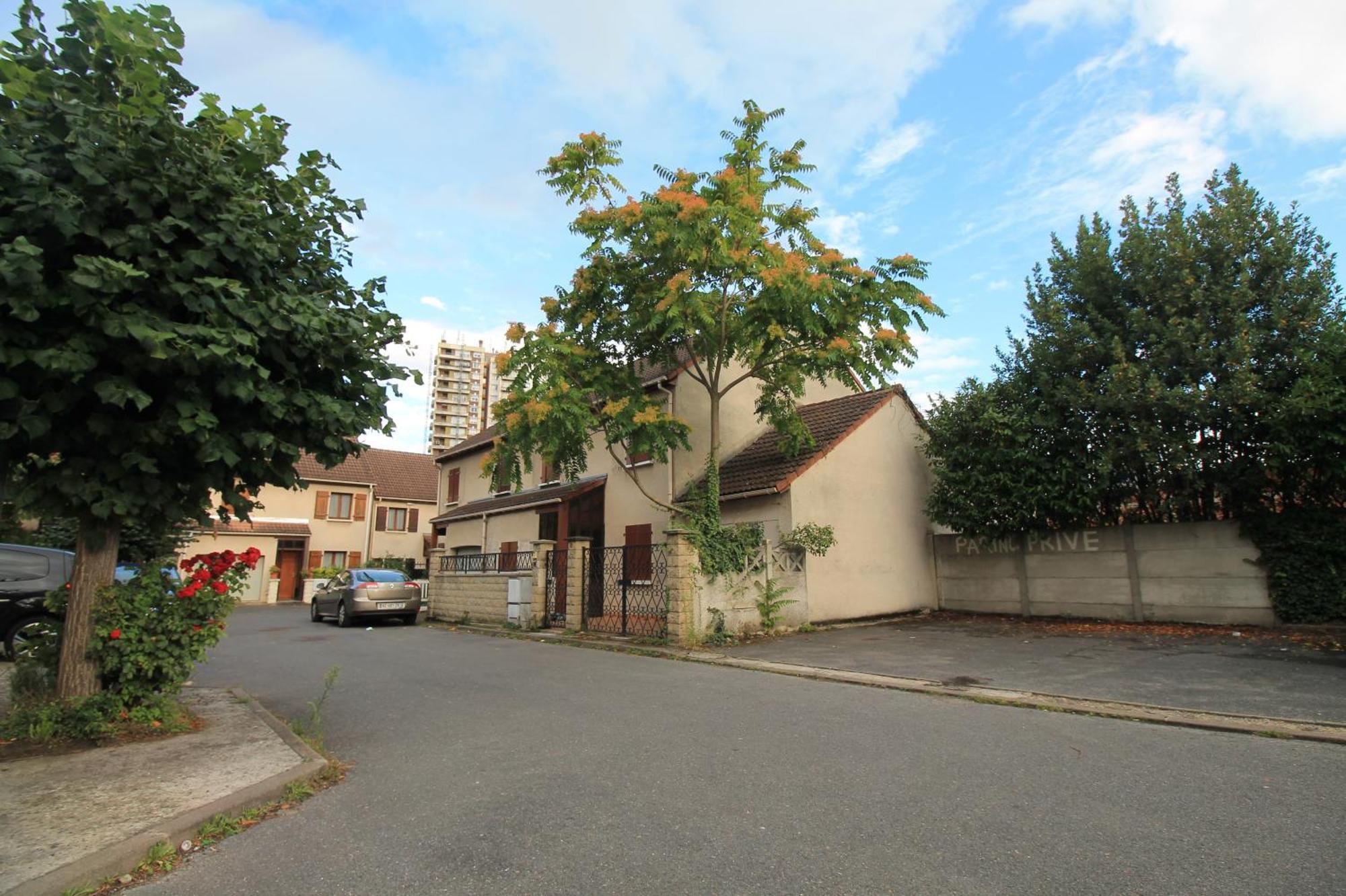 Parking Prive Gratuit - 15Mn Paris - Gare A Pied En 5Mn - Tout Equipee - Terrasse - Jardin - Stade De France - Casino D'Enghien - Hippodrome, Universite Épinay-sur-Seine Exterior foto